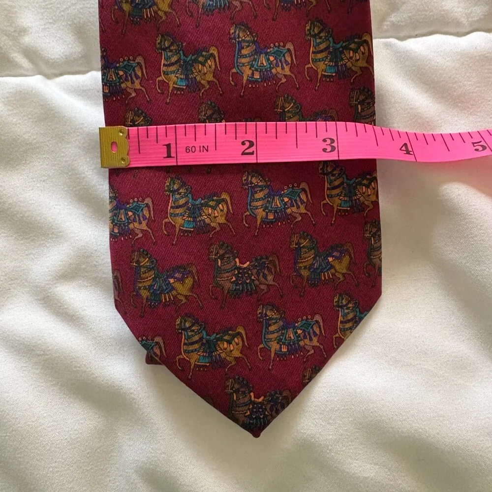 Salvatore Ferragamo Men's Tie Decorative Horse Burgundy 100% Silk Quiet Luxury